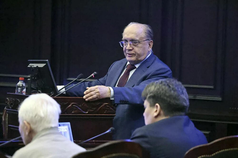 Ректор мгу садовничий. Ректору мгу садовничему 80 лет. Садовничий мгу. Слушать песни садовничего. Слушать песни садовничего.