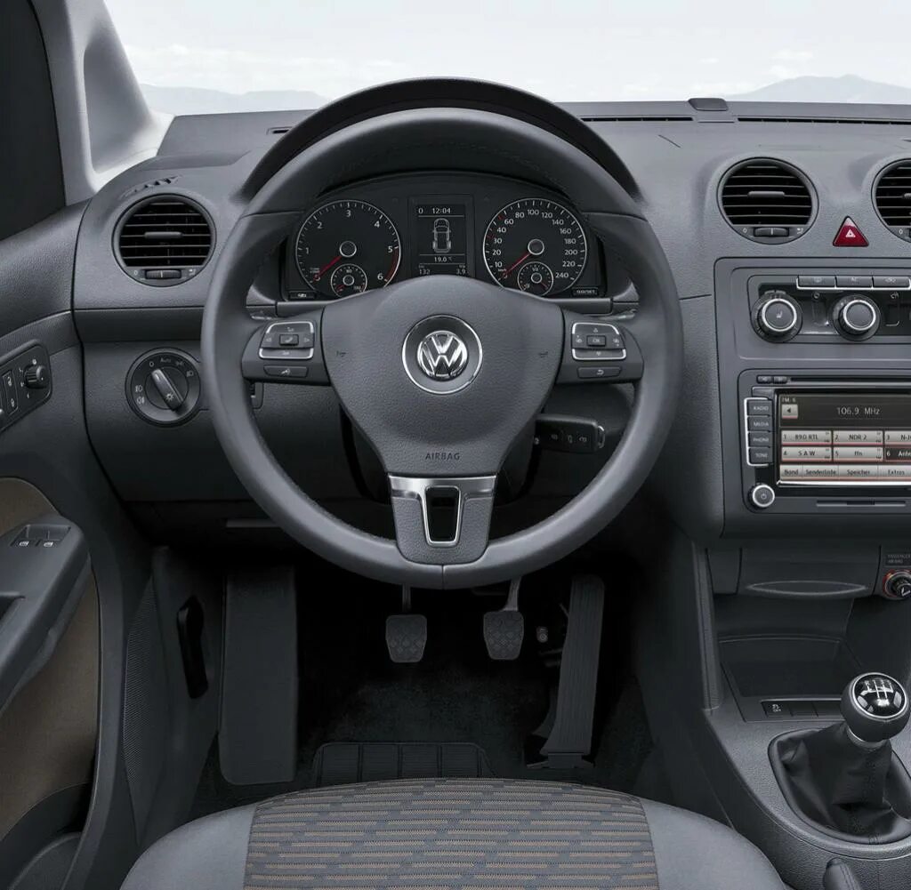 Фольксваген кадди 5. Салон кадди. Фольксваген кадди 2022 салон. Volkswagen caddy 4 салон. Салон кадди.