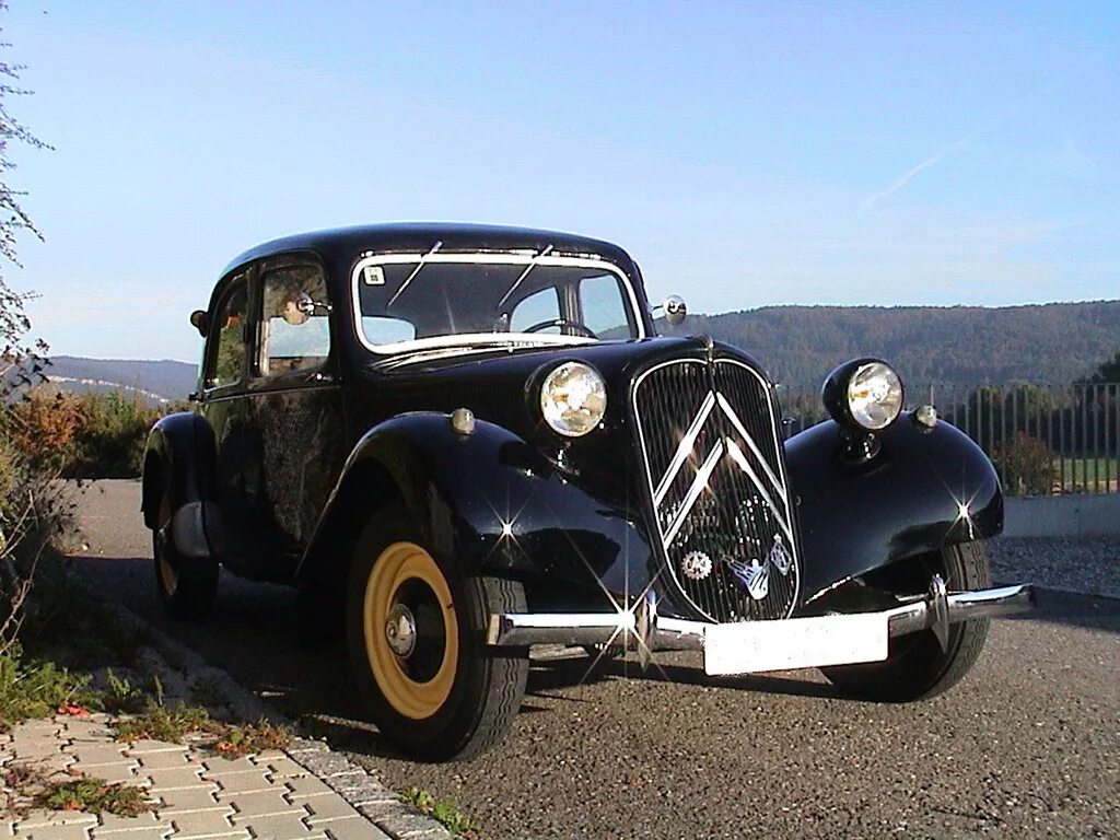 Cv 11. Citroen 11cv. Citroen traction 11cv. Ситроен Траксьон Авант. Ситроен Траксьон Авант 1938.