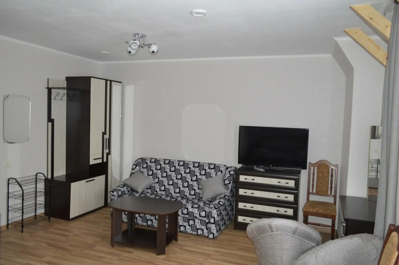 Армянск снять квартиру на длительный срок. Отель глобус ям ул 1 я зеленовка 39. Снять квартиру в вытегре на длительный срок. Гостиница глобус армянск. Квартиры посуточно армянск.