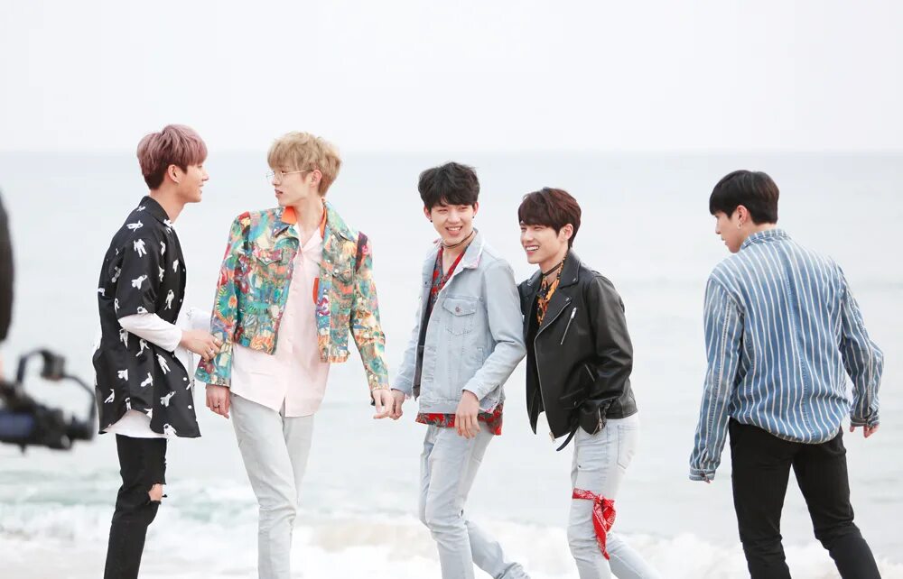 Day 6 i want. Day6. группа day6. доун из day6. day6 kpop брайан.