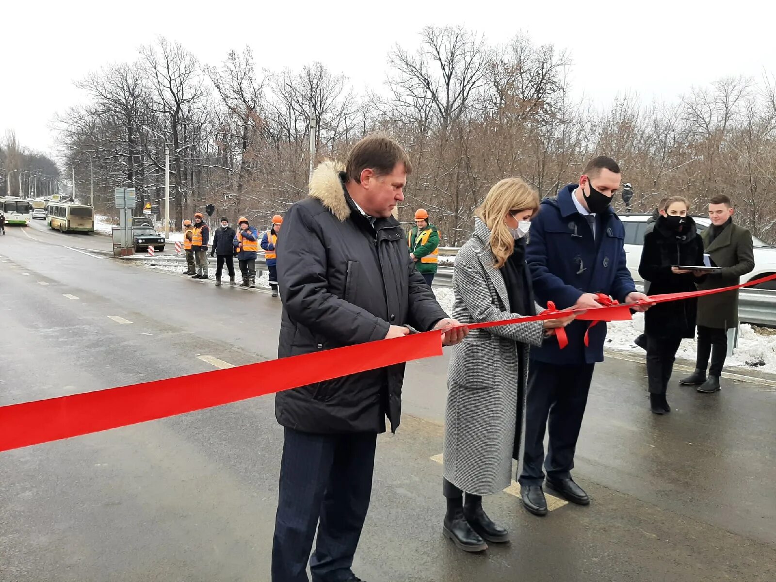 Новая жизнь новое видео сегодня. Открытие моста на новом поселке. Открытие моста через ЖД дорогу г грязи Липецкой области. Новая жизнь Липецкая область. Новости транспорта Липецк.