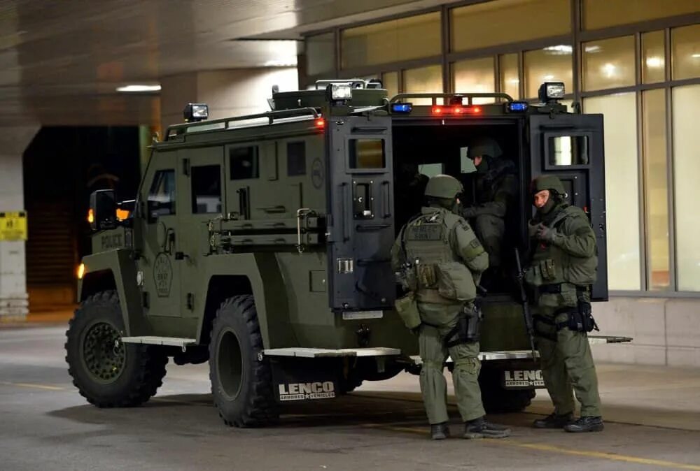 Держатель предохранителя mini anl. Бронежилет lapd swat. Lenco bearcat g3 swat front. Компрессор swat swt-106. 60s swat.