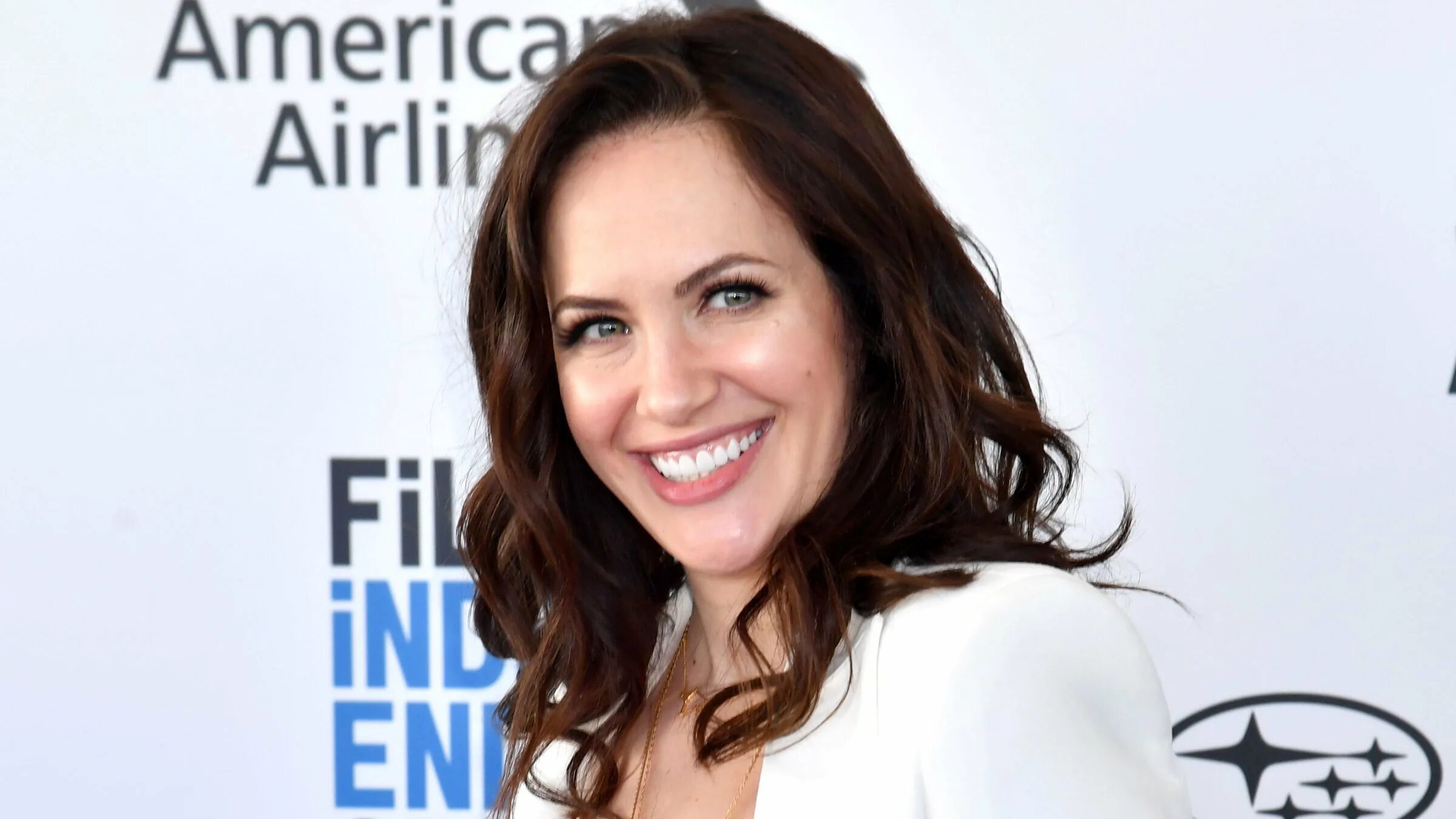 Кейт сигел виола. Кейт курайт. Кейт сигал актриса. Кейт сигал актриса. Кейт кук американский актёр.