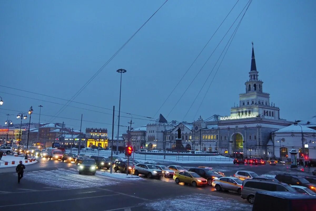 Московские 3 вокзала. Площадь трёх вокзалов в Москве. Москва три вокзала 3. Комсомольская площадь 3 вокзала. Москва 2009 площадь 3 вокзалов.