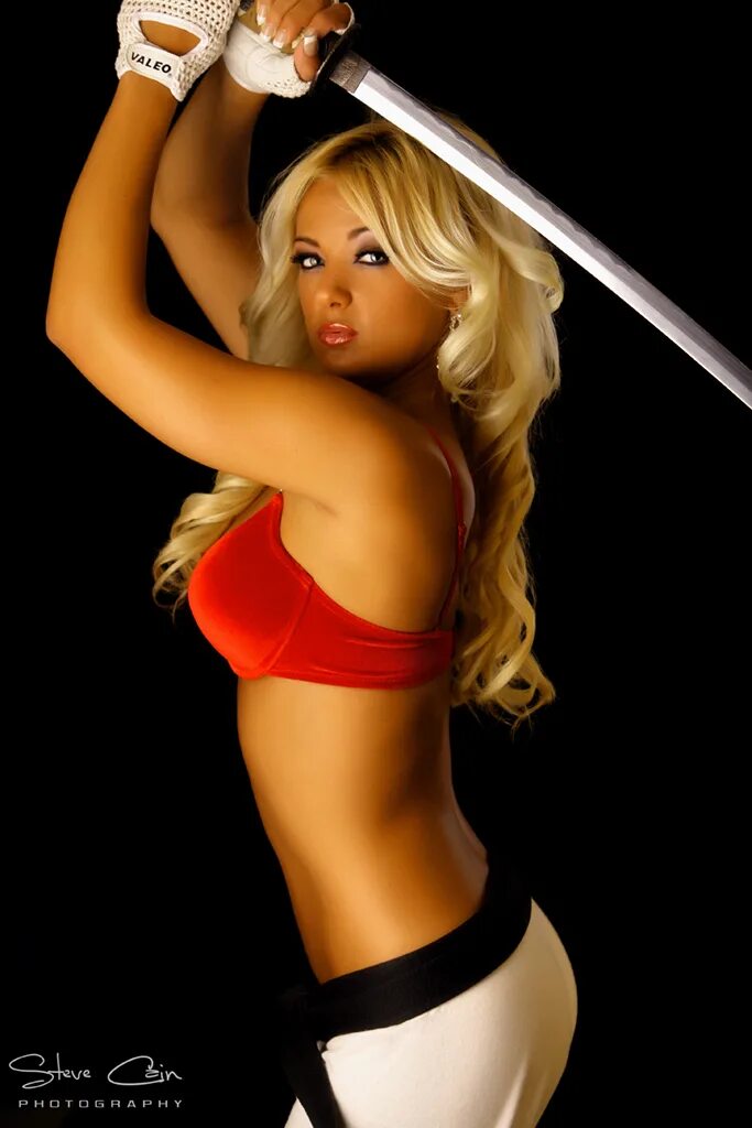 Женщина соблазняет мужчину. Виктория мартынова. Диана ретеган. Полина третьякова. Карла осса брюнетка.