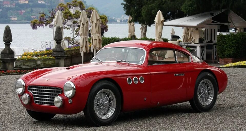 Фиат 500 старый спортивный. Маленькая машинка в италии. Итальянское авто 5. Fiat 500 italy. Маленькая итальянская машинка.