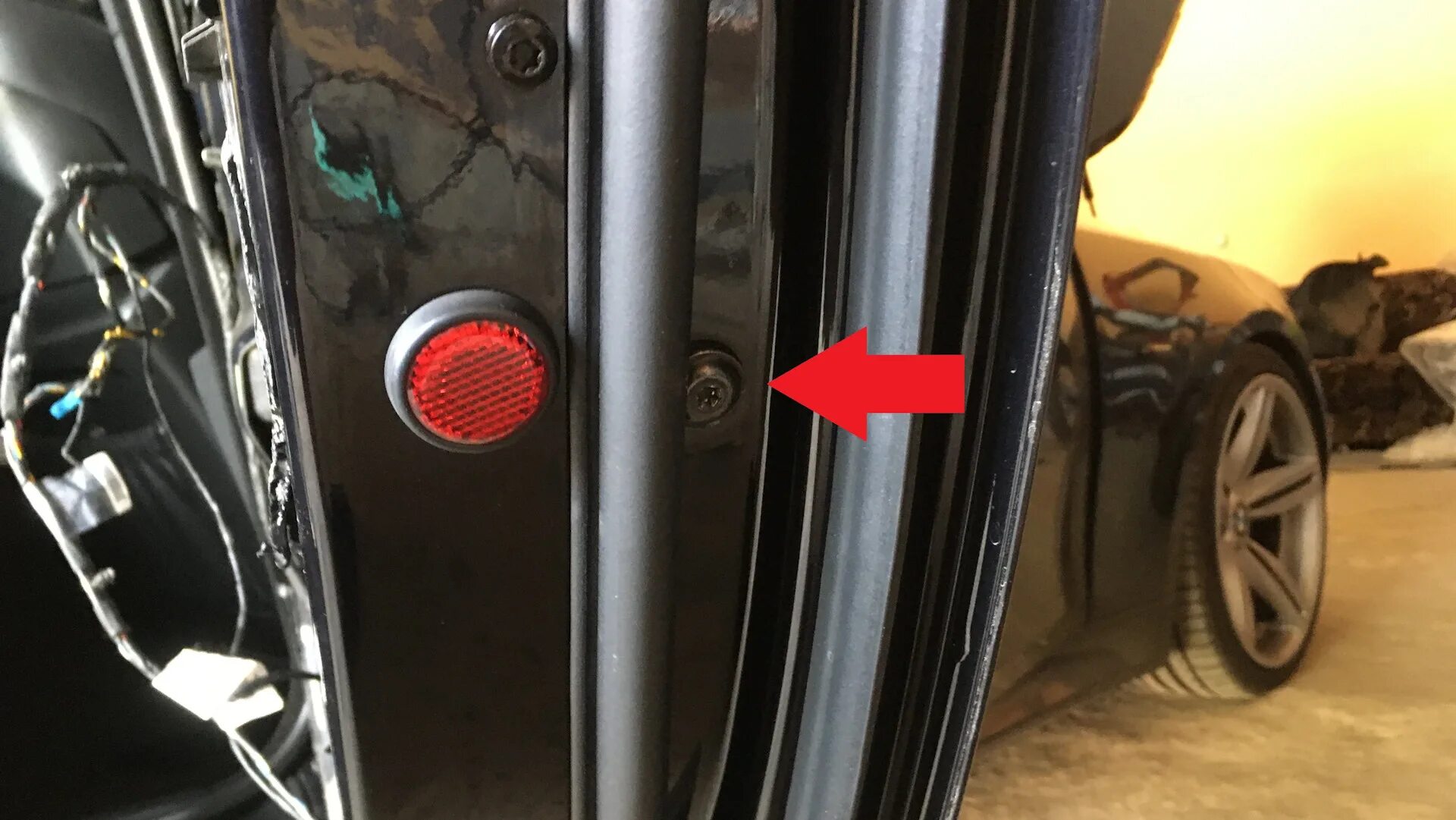 Как снимать двери на бмв. Отражатель на двери bmw 750i. заглушка торца двери бмв ф15. открытая дверь бмв ф10. штыри дверей bmw m.