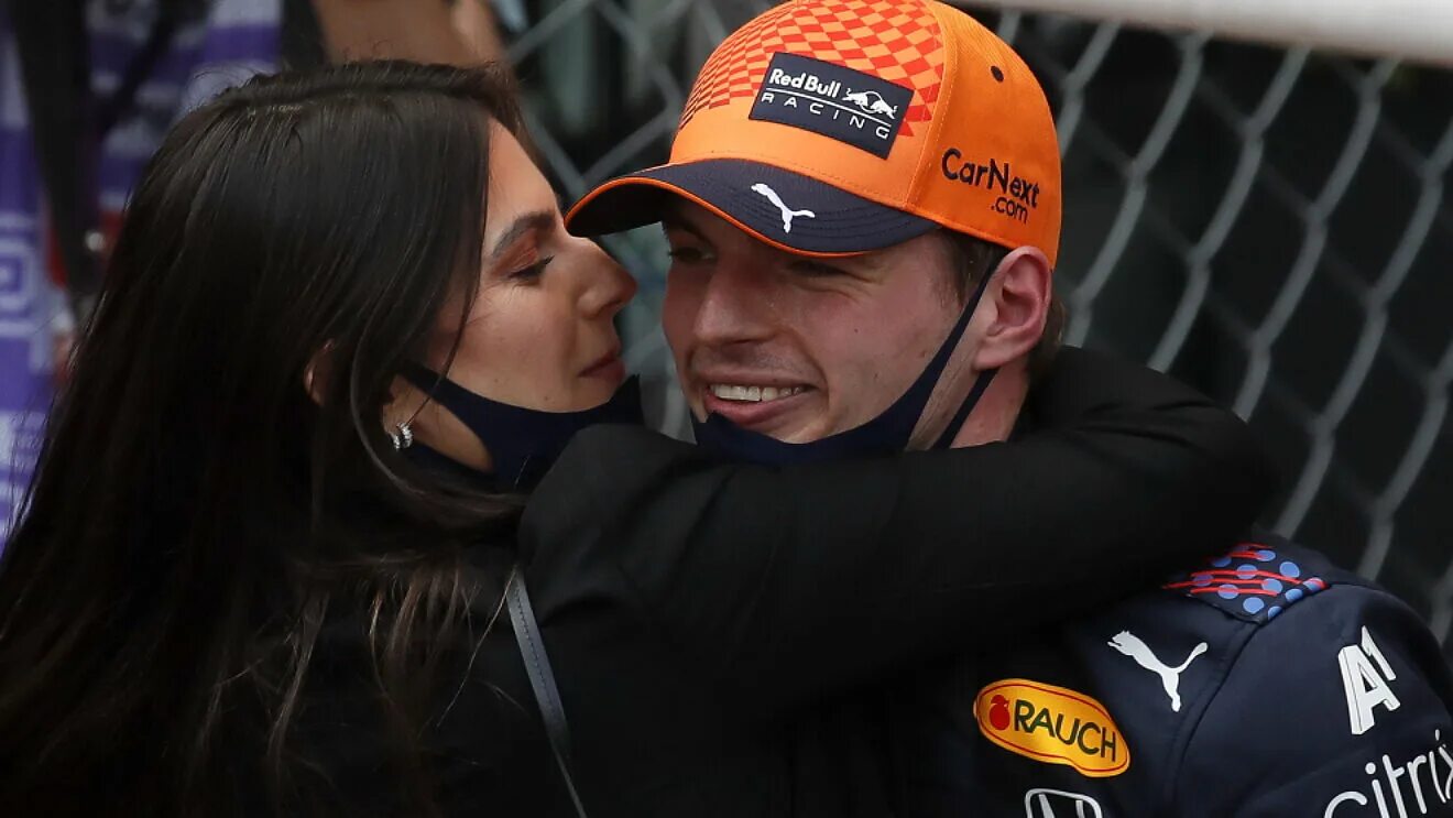 Макс Ферстаппен и Келли пике 2021. Kelly Piquet. Kelly Pique and Verstappen. Kelly Piquet Red bull. Ферстаппен келли