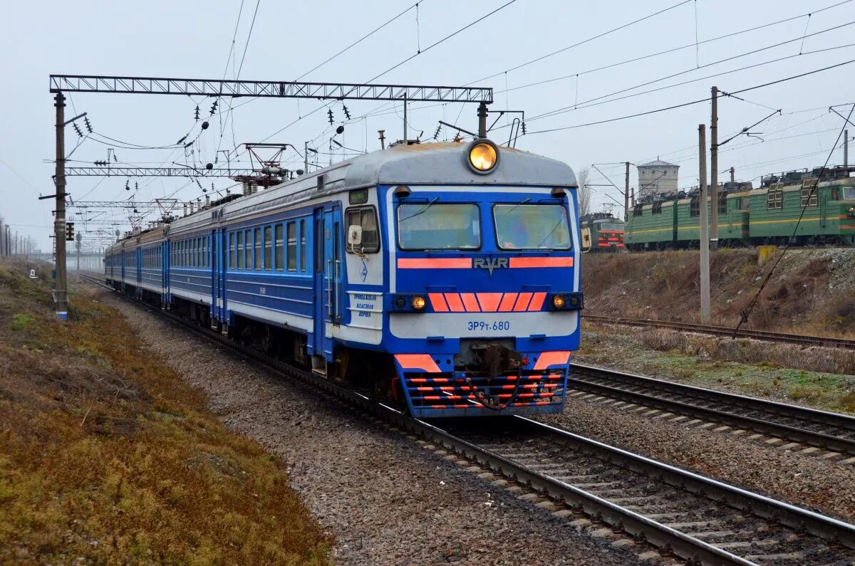 Эр9 армения. Эпл2т электропоезд кабина. Эпл9т 009. Эпл9т-015. Эр9м 520.