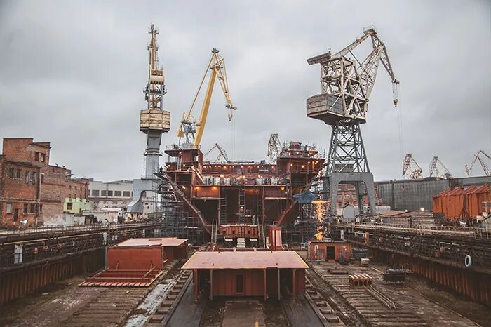 Балтийский завод судостроение. Балтийский завод санкт-петербург. Судоремонтные верфи санкт-петербург балтийский завод. Балтийский завод работает. Балтийский завод работает.