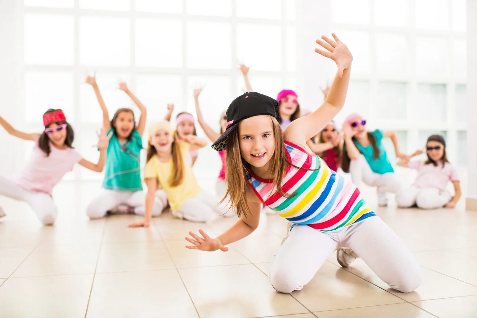 Летние игры для детей. Дети в детском саду. Дети в детском саду. Групповая программа для детей. Развлекательные игры для детей.