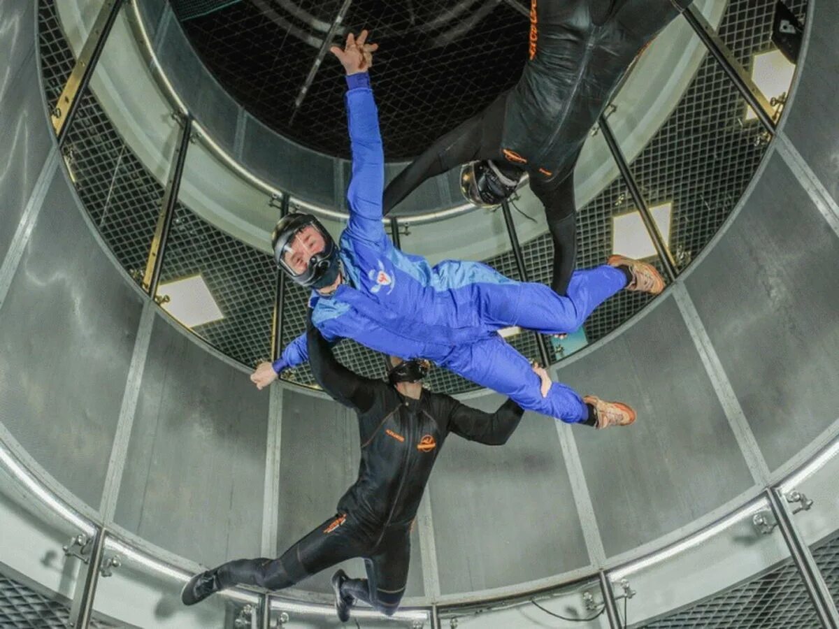 прыгнуть с парашютом. свободный полет 1. рауль свободные полеты вра. свободный полёт. барбара: свободный полёт.