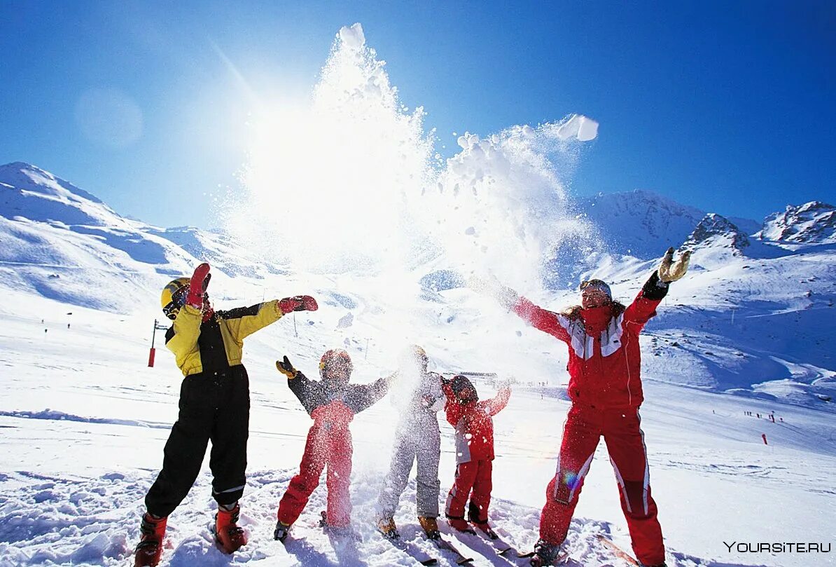 Горные лыжи в Бакуриани. Спорт зимой. Зимний туризм. Красная Поляна горнолыжный курорт. Сочи детям зимой