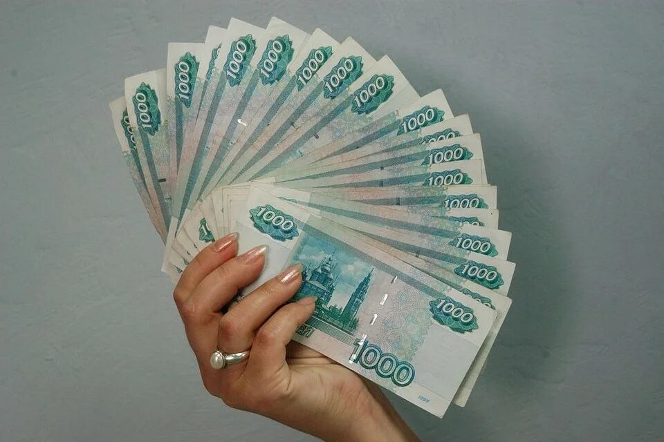 60 тыс в месяц. Зарплата 100 тысяч рублей. 100 Тысяч по 1000 руб. 50 Тысяч рублей в месяц. 100 Тыс рублей в месяц.