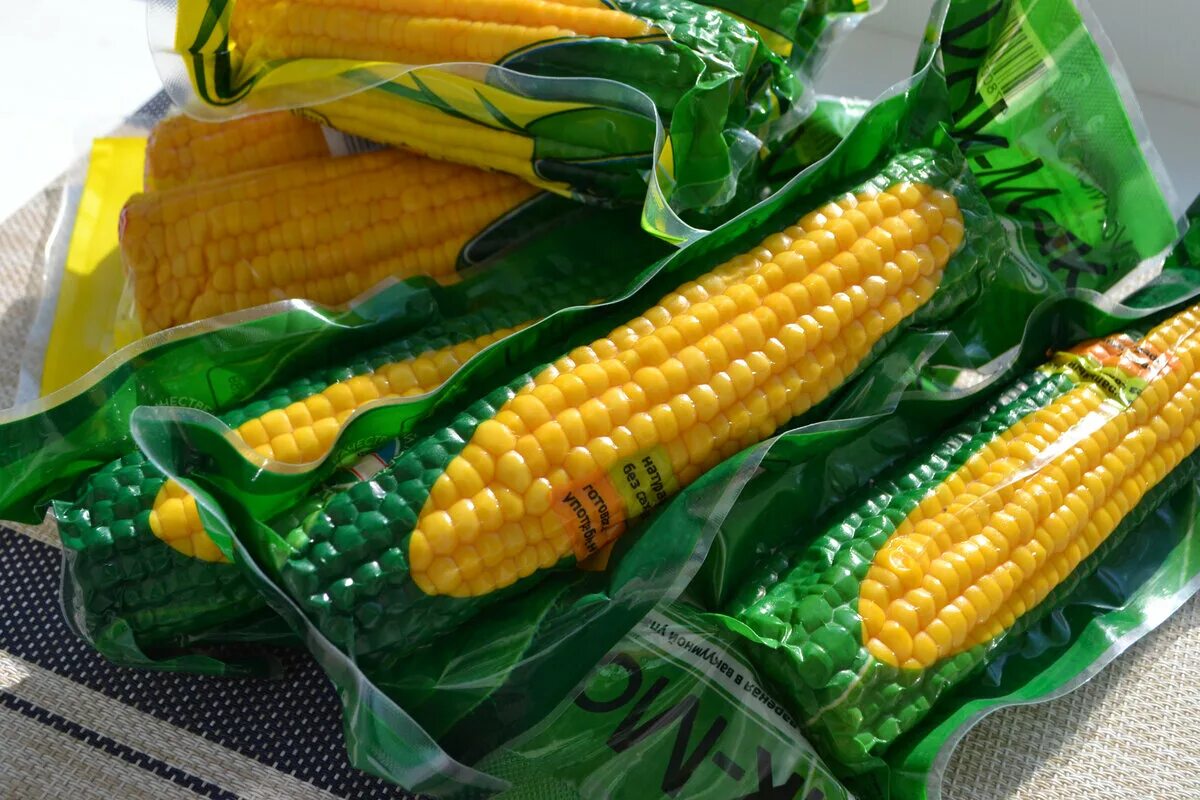 Кукуруза вареная в вакуумной упаковке. Кукуруза вареная в вакууме. Кукуруза в вакуумной упаковке. Сухари для бульона израильские. Вакуумная упаковка кукуруза бомаза.