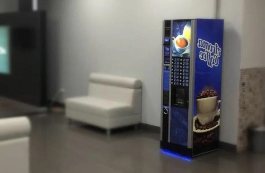 Кофейный автомат Saeco Oasi 400. Darkside Coffee кофейный автомат. Дизайнерские кофейные аппараты. Кофе автомат в ТЦ. Место кофейный автомат