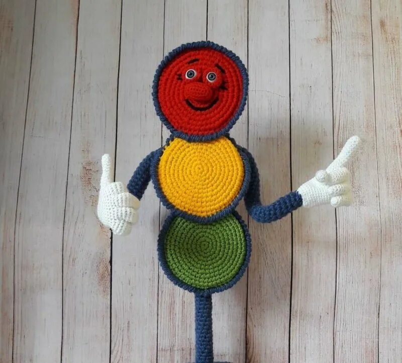 Поделки движение первых. Поделки по пдд в детском саду. Поделка светофор. Поделки движение первых. Поделки движение первых.