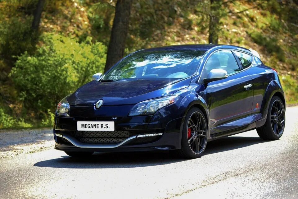Рено меган 8. Renault Megane RS. Renault Megane RS Coupe. Renault Megane 3 RS 2013. Рено Меган купе РС.