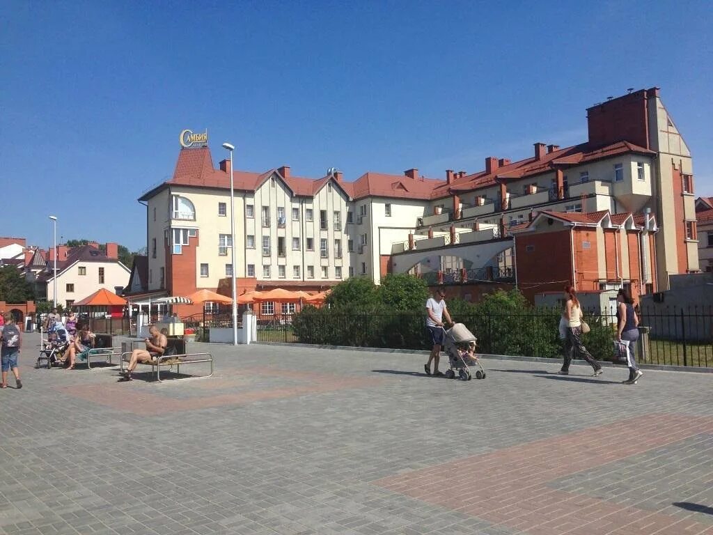 Вакансии в зеленоградске. Зеленоградск Центральная городская площадь. Зеленоградск Калининградской области. Пригород Калининграда Зеленоградск. Центральная площадь Зеленоградска Калининградской области.