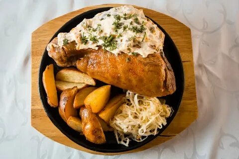 Рулька с картошкой в духовке