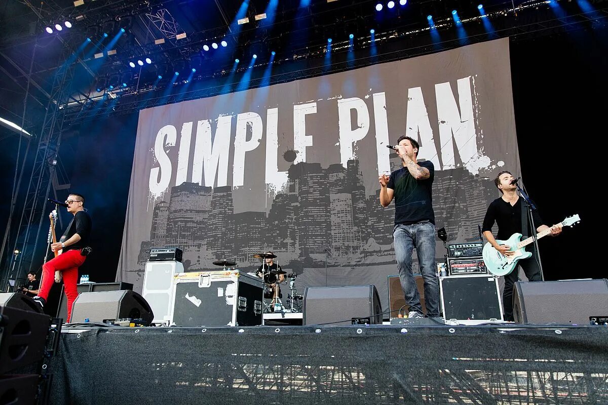 Группа simple Plan. Simple Plan 2022. Обложка рок группы simple Plan. Симпл план группа сейчас.