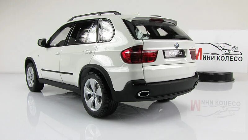 Моделька бмв х5. Модель bmw e70. моделька bmw x5 e70. бмв х5 1/18. бмв е53 моделька.