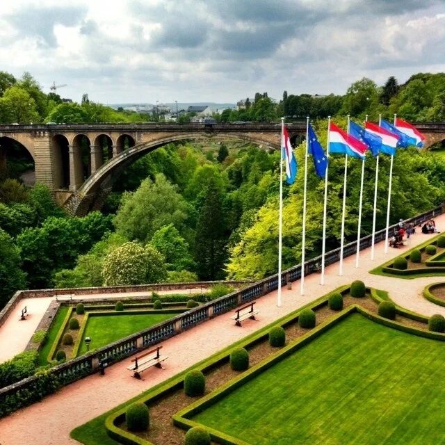 Люксембург 2023. Люксембург столица. Достопримечательности Люксембурга. Люксембург Эстетика. Люксембург летом.