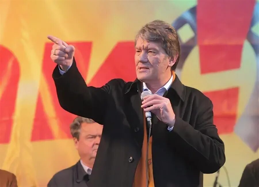 Ющенко певец. Ющенко 2004.