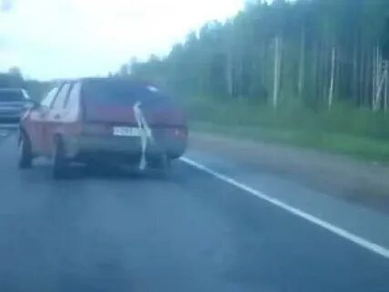 Слитно машину резко повело в бок