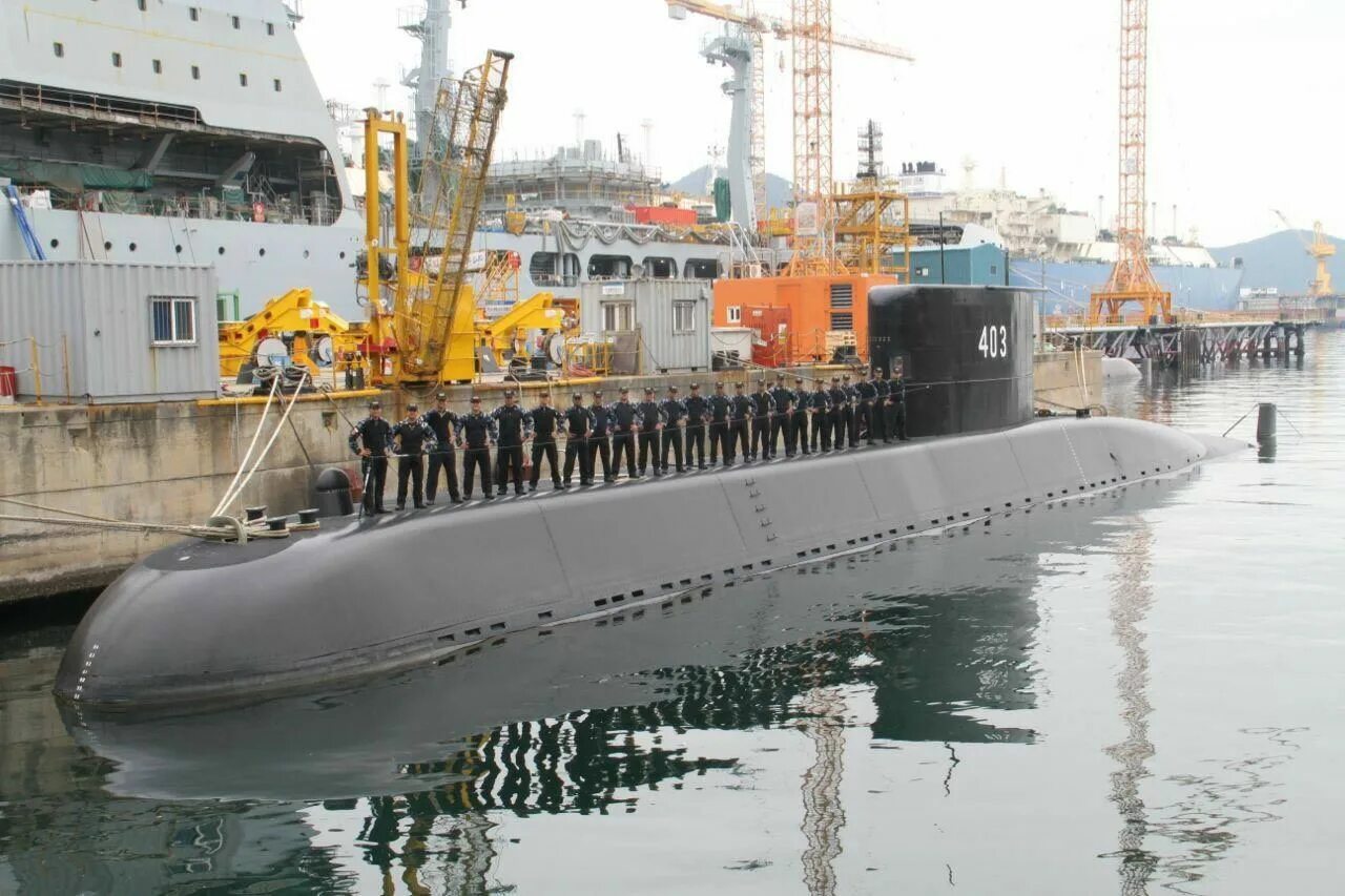 Два пл. Kri Nagapasa (403) Submarine. Подводная лодка типа 209/1200 Корея. ВМС Индонезии. Лодка 209/1400.