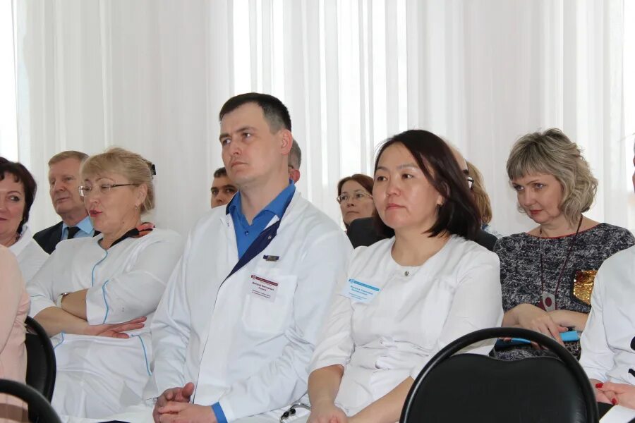 Номер врача братск. Фотографии медиков братская детская городская больница. Поликлиника 3 братск гидростроитель. Гб 1 братск стационар. Братск городская больница 2.