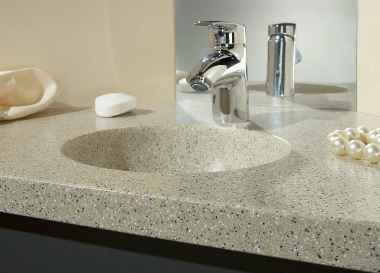 Кварц камбрия столешница. Кварц камбрия столешница. Кромка столешницы кварц. Кухонные столешницы из искусственного камня. Искусственный камень столешница.