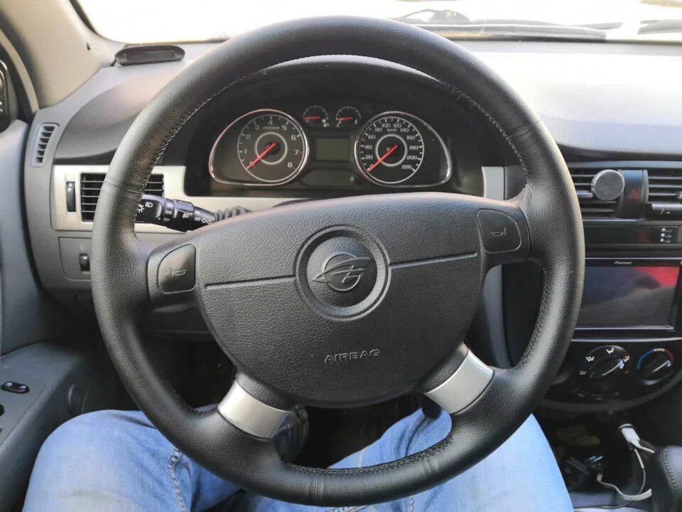 2022 руль джентра. Руль дэу джентра. Руль daewoo gentra. Руль лачетти джентра. Накладки салона дэу джентра.