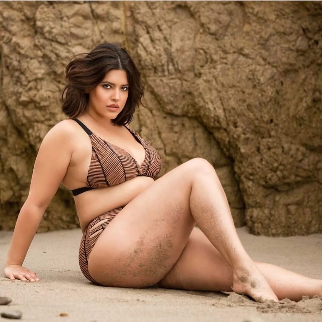 Видео полных телок. Модель плюс сайз Дениз бидо. Дениз бидо модель Plus-Size. Denise Bidot в купальнике.