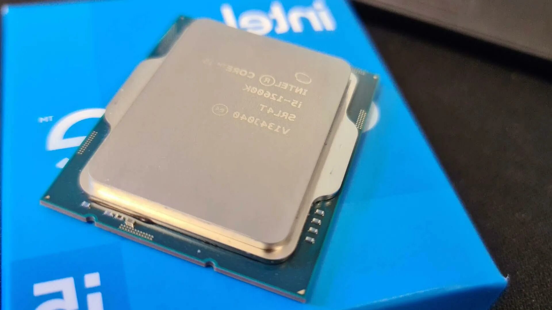 12600kf характеристики. Intel Core i5 12600k. Процессор Intel Core i5-12600k OEM. Процессор Intel Core i9-12900 OEM. Процессор Intel Core i7 12700 Box.