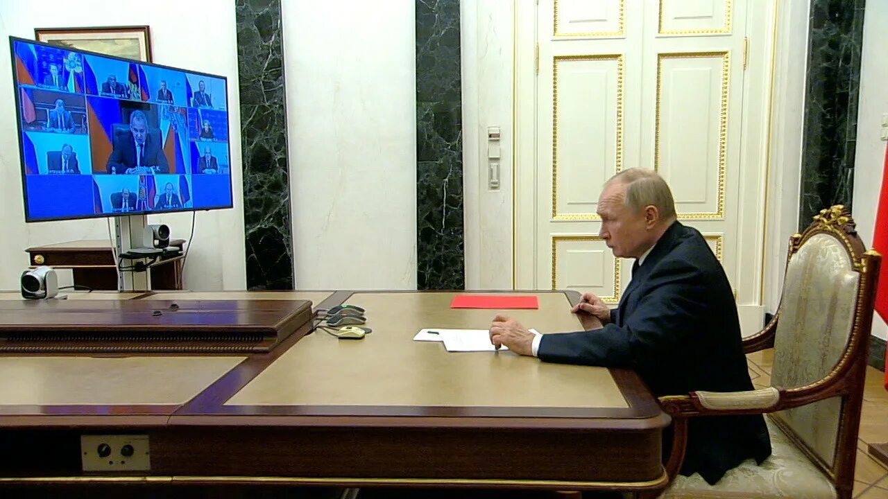 Встреча в кремле. Женщина рядом с путиным. Встреча с путиным видео. Встреча с путиным видео. Встреча президентов.