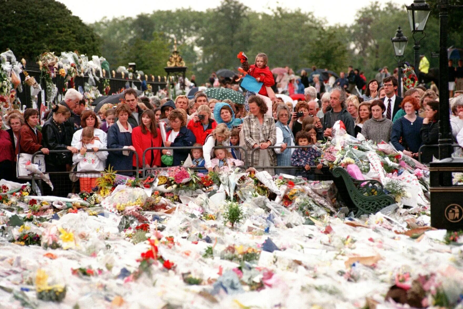 Фото похороны дианы. Похороны принцессы Дианы 1997.