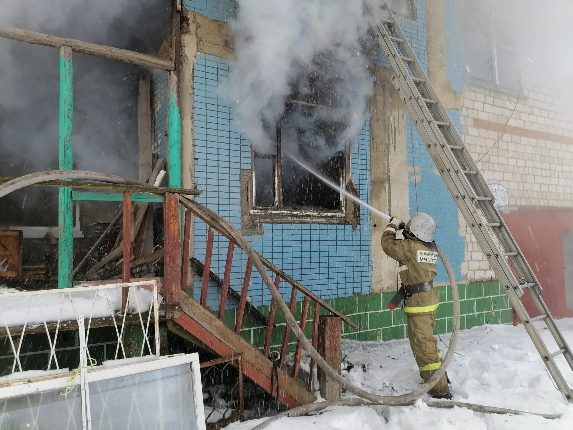 Погода мценск на 3 дня точный почасовой. Пожарные Мценск. Пожарная часть 10 Мценск. Пожар во Мценске8.08.2022г. Пожар в Лаврово Орловская область.