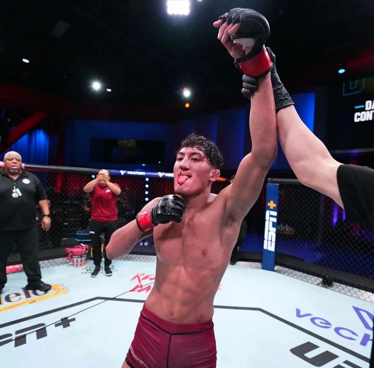 Рауль росас. Ронда роузи лиз кармуш. Родригес. Fights ever. Fights ever.