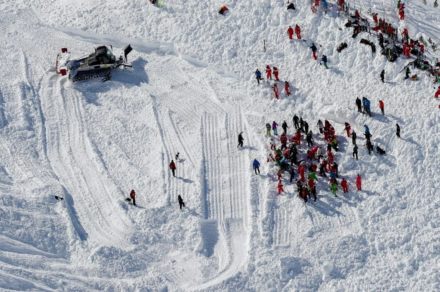 At least 4. Полицейские автомобили сша. Затопления на кипре. At least. Французский лавина.