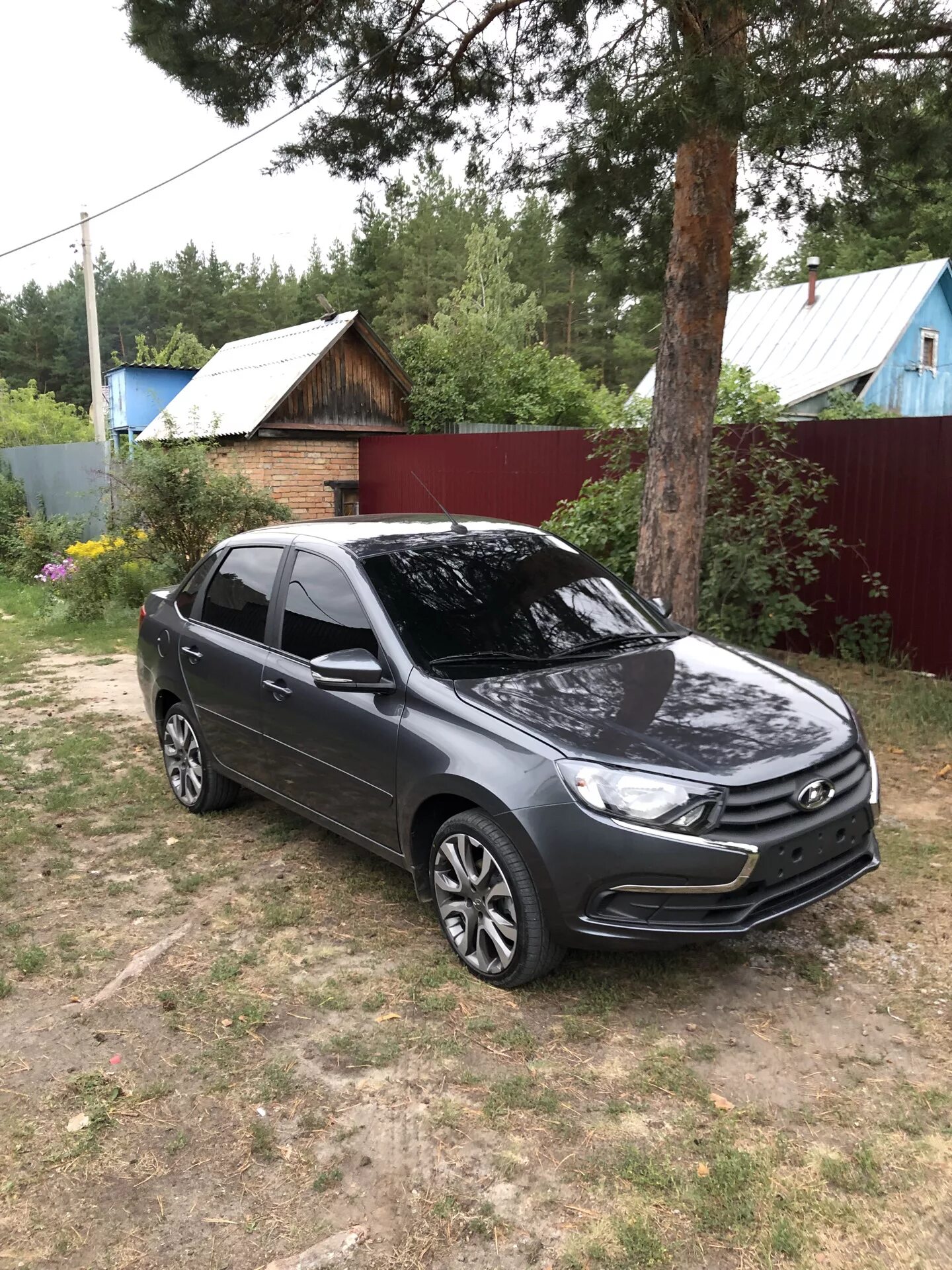 Гранта 2019 колеса. Гранта 2019 на дисках. Гранта фл r16. Гранта fl r15. Диски гранта фл люкс.