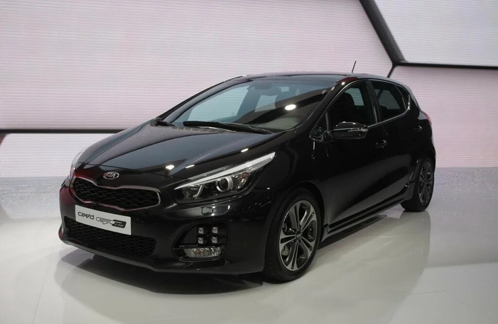 Кия сид 2017. Кия СИД 2017 хэтчбек. Киа СИД черный хэтчбек 2017. Kia Ceed 2014 Black.