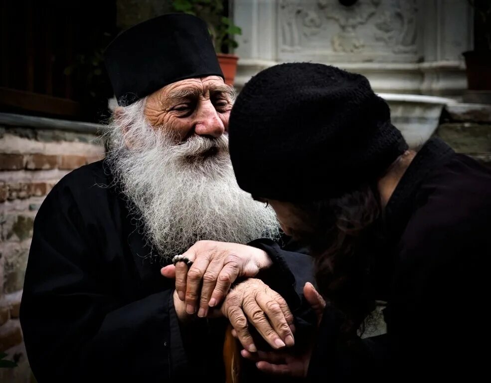 Старцы православные. Афонский старец pritchi. Православный монах. Старец и ученик. Старец монах.