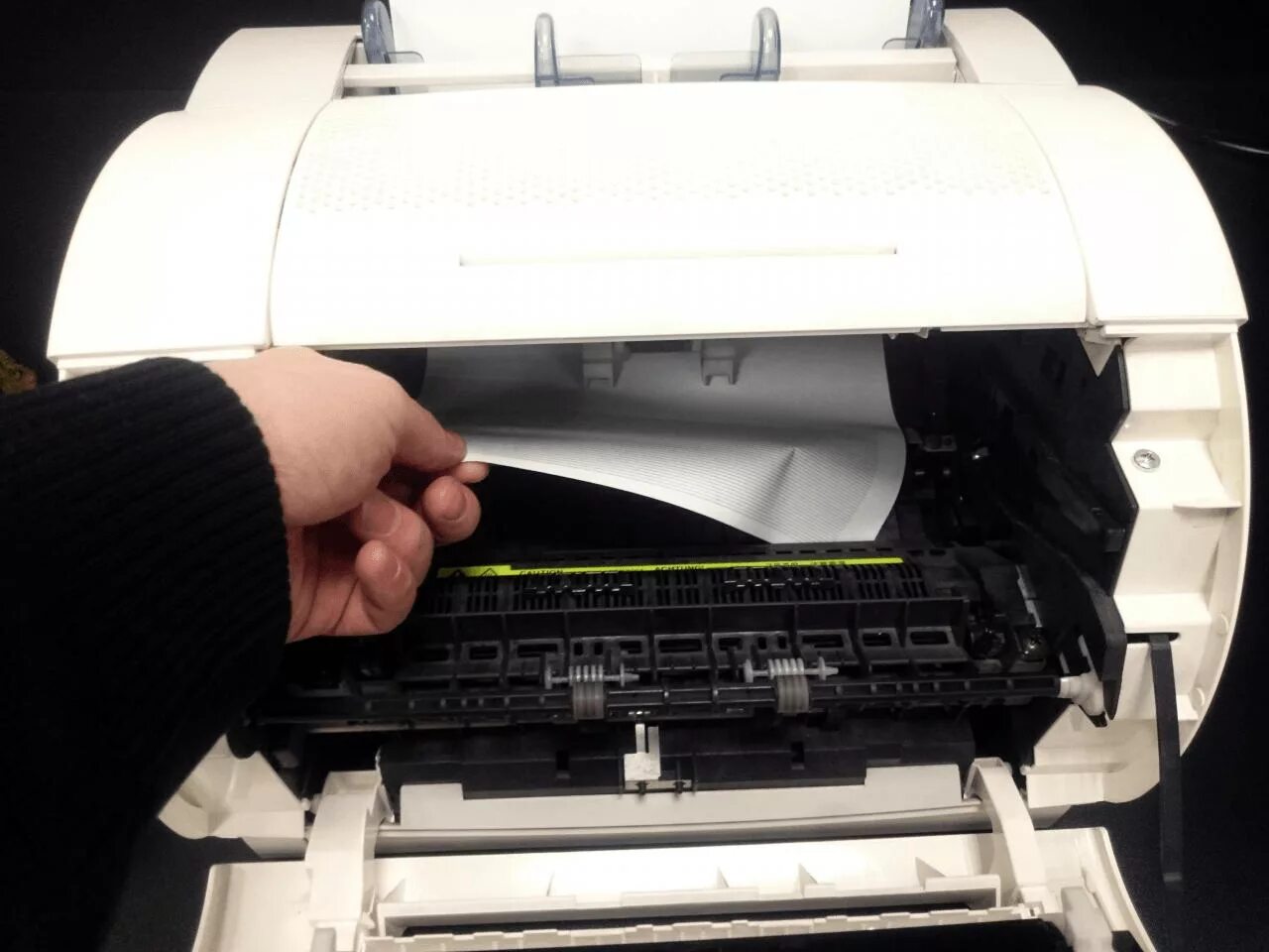 Canon не берет бумагу. В принтере Кэнон застряла бумага. Замятия бумаги в принтере Canon.