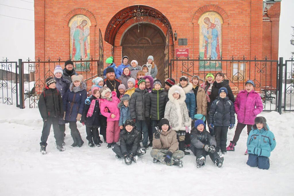 Святой школа сайты. Пгт Итатский. Воскресные школы в Итатском. Воскресная школа в Полярном. Поселок Итатский школа.