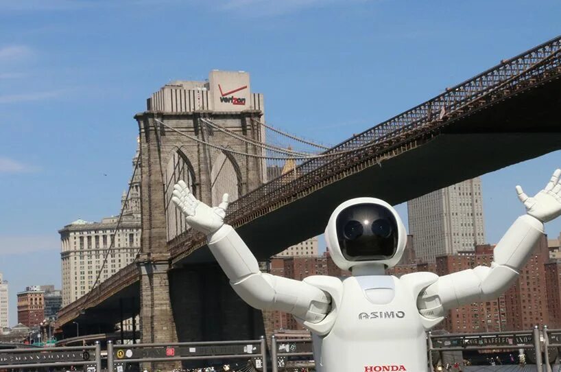 Feature robot