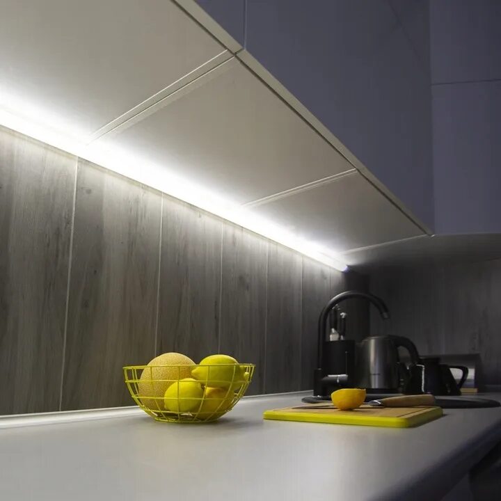 Профиль для светодиодной ленты для кухни. Профиль для ленты led gauss угловой - 2m 1/50. подсветка для кухни. профиль для подсветки кухни. угловой профиль для светодиодной ленты для кухни.