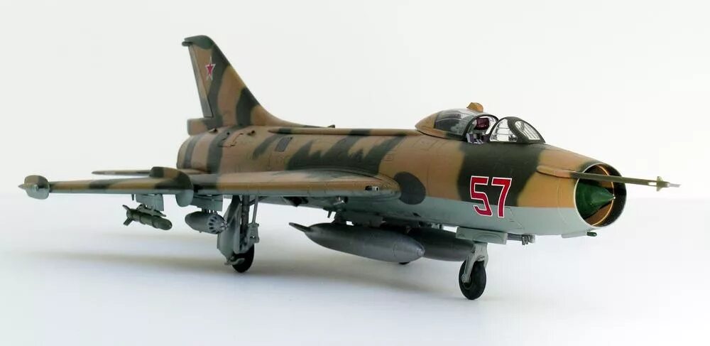 Су 1 48. Су-7бкл 1/48. Су-7 истребитель. Су 7 модель 1/48. Истребитель - бомбардировщик Су-7бкл.