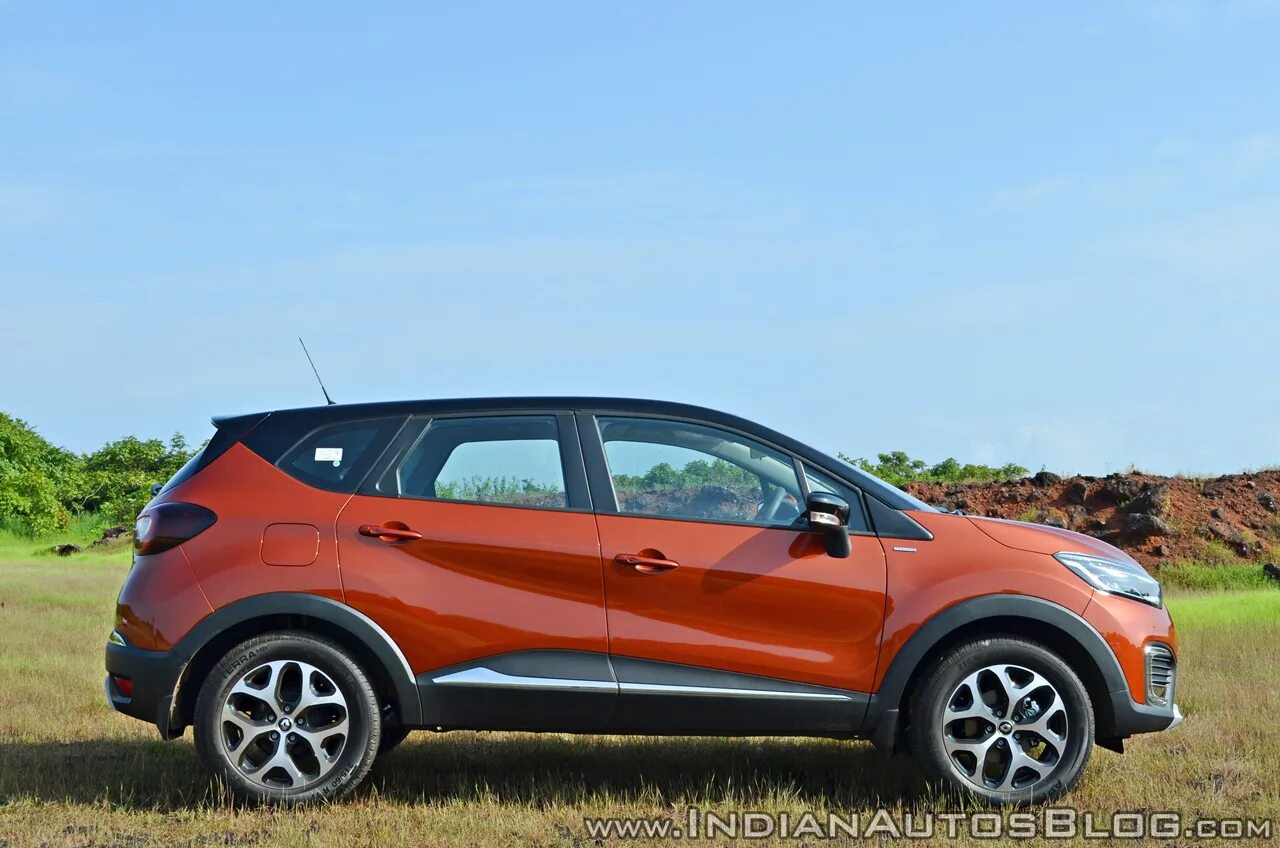 Рено на белом фоне. Renault captur антихром. Рено каптур. Рено каптур лайф. Рено каптур 2019.